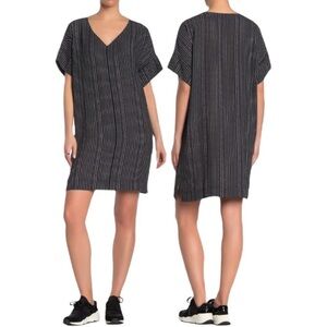 Madewell Dress Shift Shape Black Striped Short Sleeve Knee Length Size Small